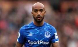 Delph withdraws from England with injury