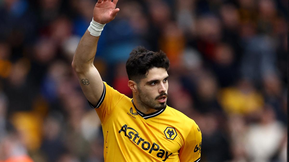 Premier League: Chelsea signs Portuguese forward Neto from Wolves on a seven-year contract – The Headlines