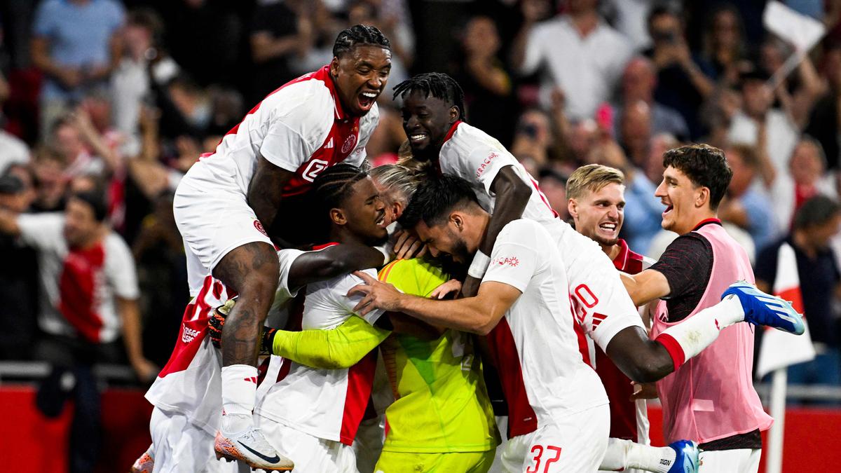 Ajax beats Panathinaikos after setting UEFA record of 34 penalty kicks in shootout during Europa League qualifying – The Headlines