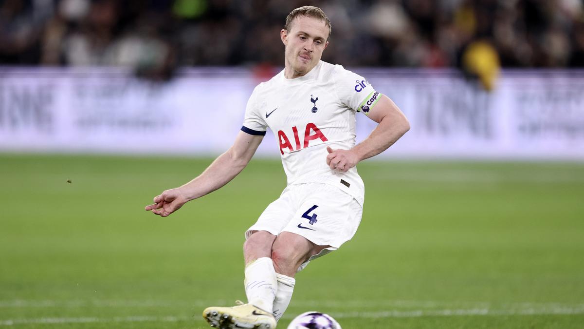 Premier League 2024-25: Leicester signs midfielder Oliver Skipp from Tottenham – The Headlines