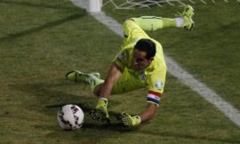Chile goalkeeper Claudio Bravo calls time on his career – The Headlines