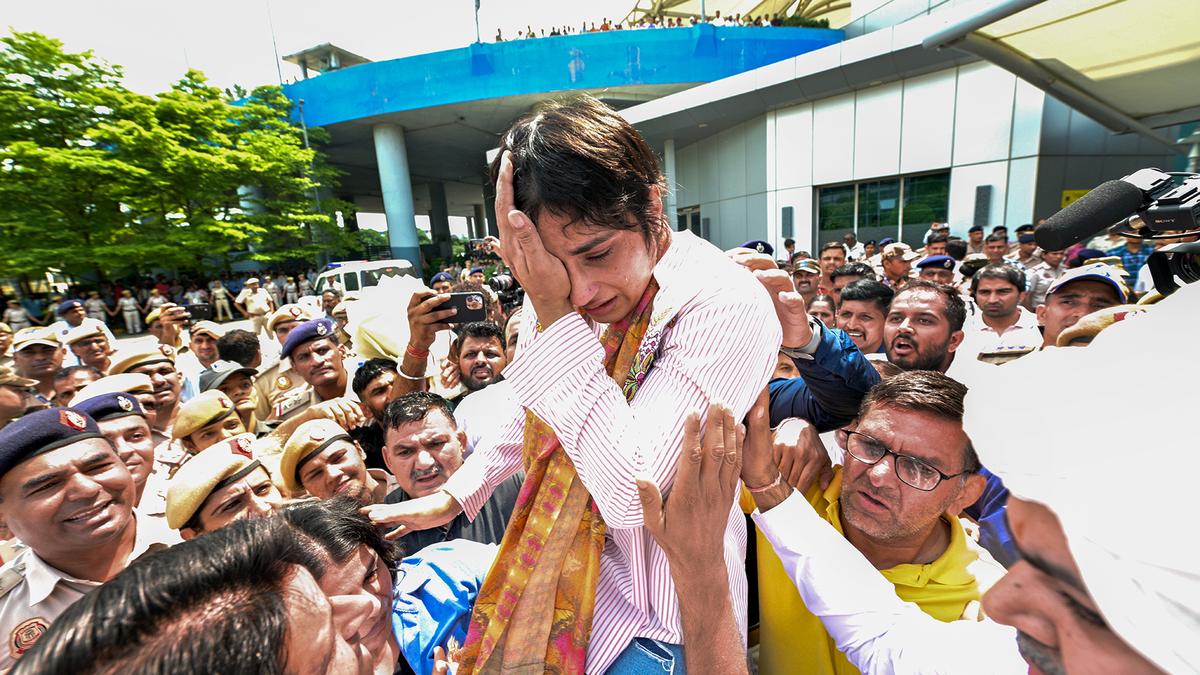 Paris Olympics a deep wound, but strength from loved ones will help me heal, says Vinesh Phogat – The Headlines Paris Olympics a deep wound, but strength from loved ones will help me heal, says Vinesh Phogat – The Headlines