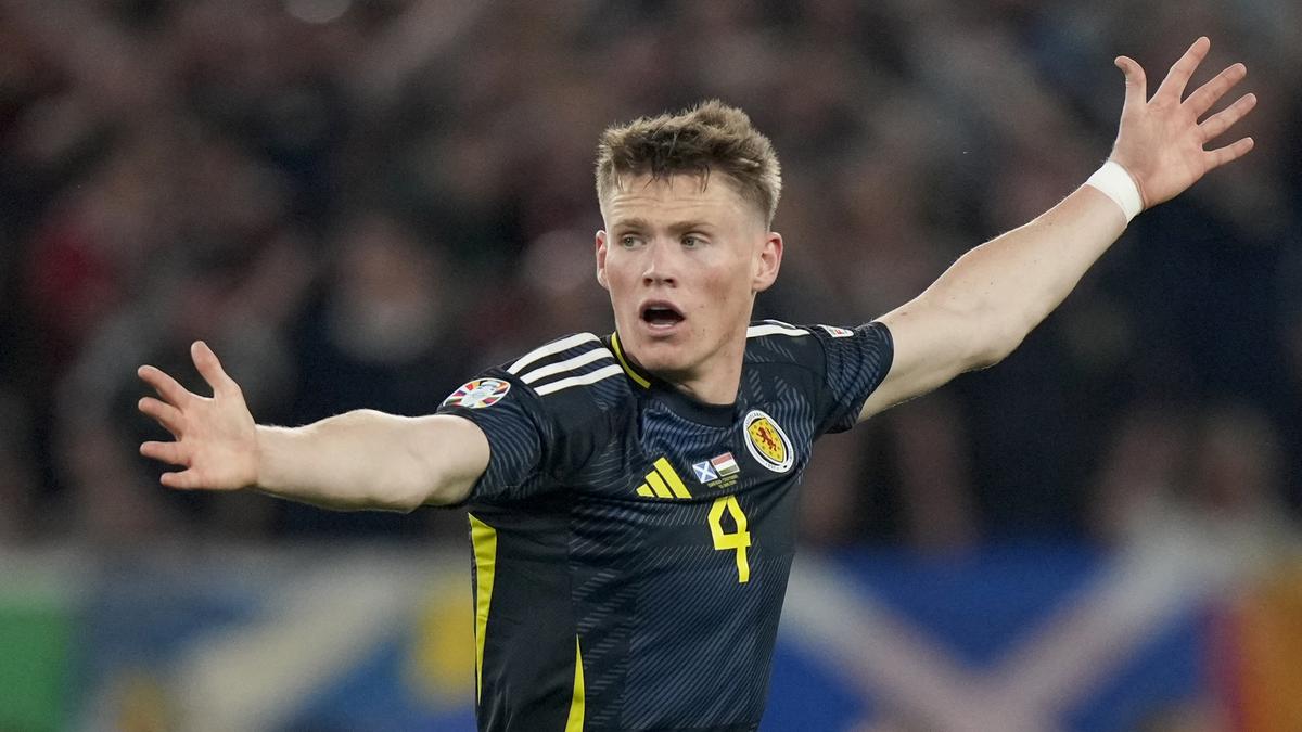 McTominay joins Napoli after 22 years at Man United on transfer deadline day – The Headlines