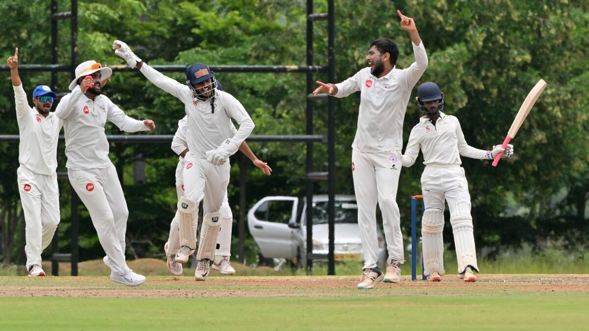 Buchi Babu tournament: Siddharth Desai’s six-for helps Gujarat bowl out TNCA President’s XI for 211, take 160-run lead – The Headlines