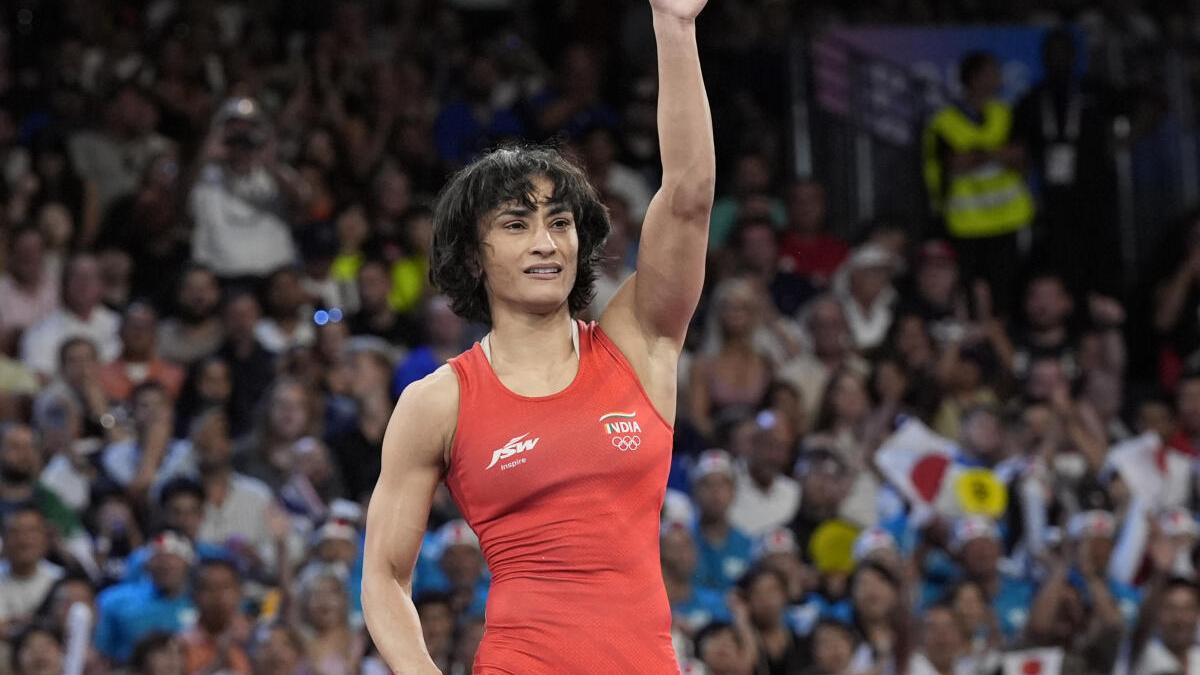 Vinesh Phogat returns to India Live Updates: Indian wrestler to land in New Delhi at 10 AM IST – The Headlines