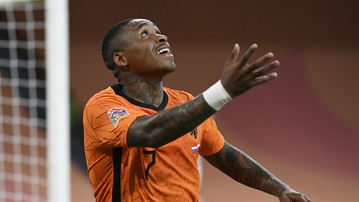 Steven Bergwijn joins Saudi Pro League side Al-Ittihad from Ajax – The Headlines