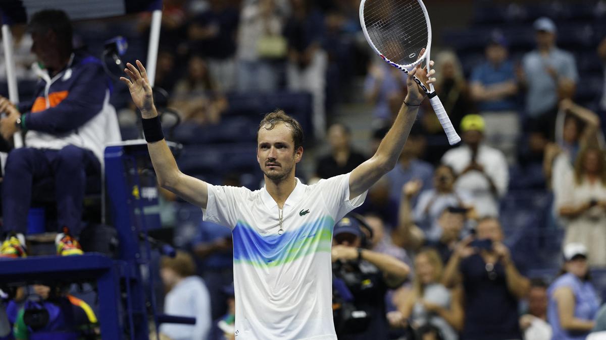 US Open 2024: Daniil Medvedev moves past Flavio Cobolli into fourth round – The Headlines US Open 2024: Daniil Medvedev moves past Flavio Cobolli into fourth round – The Headlines
