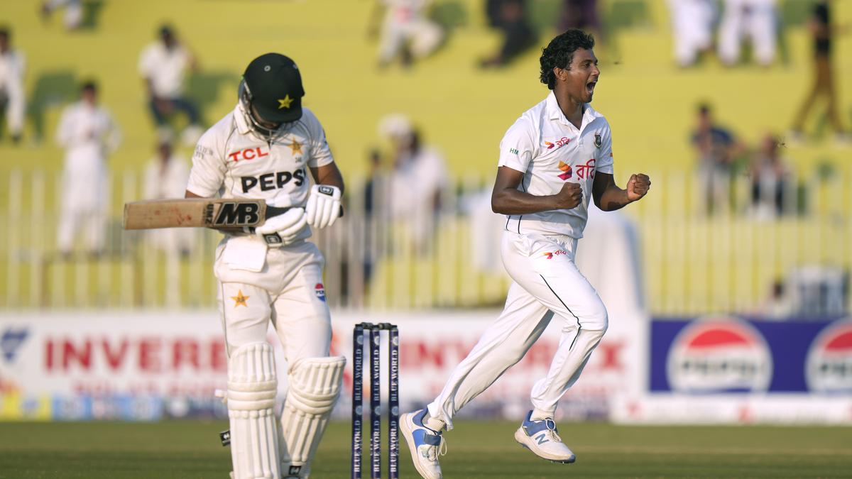 PAK vs BAN LIVE score, 2nd Test Day 4: Pakistan 9/2; Leads by 21 runs; Bangladesh 262 all out in first innings – The Headlines