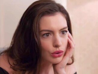 Anne Hathaway Returns To Her Best Role – The Headlines