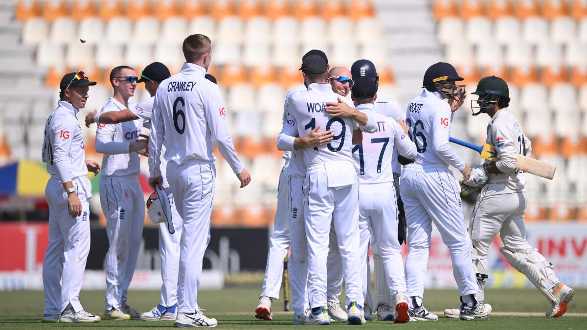 England completes memorable and record-filled test match with innings win over Pakistan – The Headlines