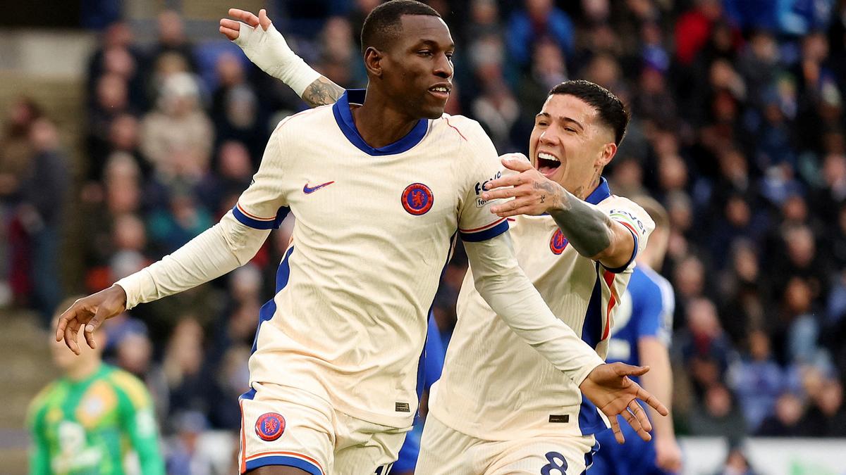 Premier League 2024-25: Chelsea holds on to beat Leicester despite Madueke mishap – The Headlines