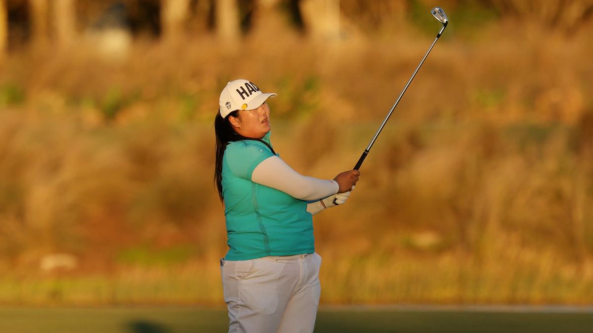 Angel Yin avoids penalty to keep lead as Nelly Korda charges at LPGA Tour Championship – The Headlines Angel Yin avoids penalty to keep lead as Nelly Korda charges at LPGA Tour Championship – The Headlines