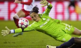 Bayern Munich goalkeeper Mala Grohs diagnosed with a malignant tumor, club extends contract – The Headlines