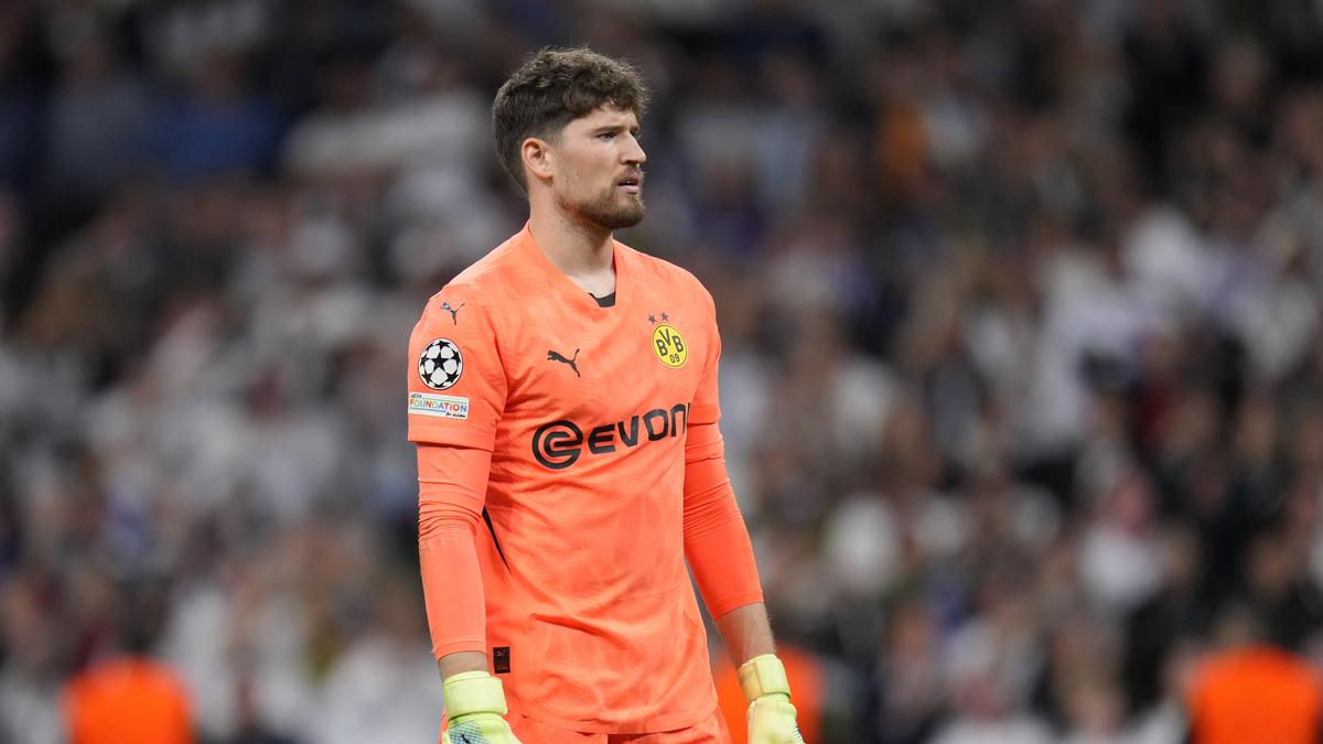 Bundesliga 2024-25: Keeper Gregor Kobel joins decimated Dortmund’s injury list ahead of Leipzig game – The Headlines