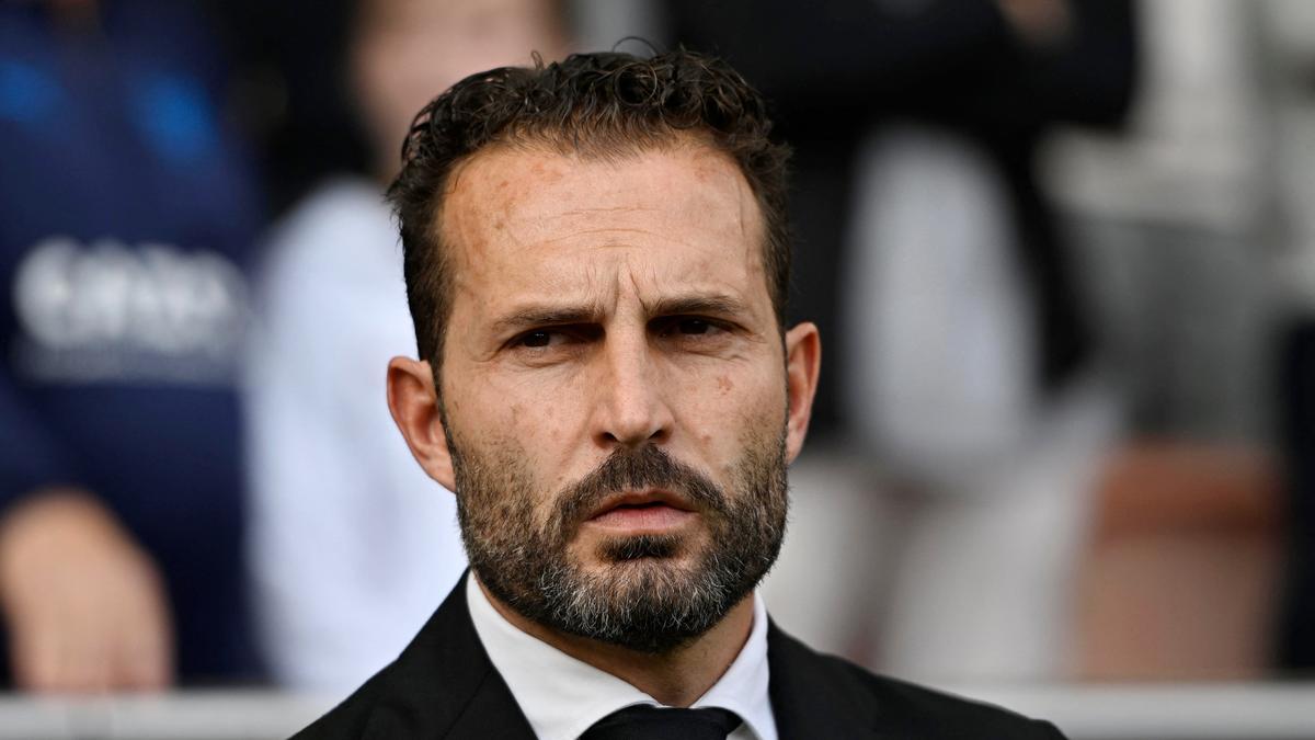 Valencia sacks manager Baraja after club finishes 2024 in relegation zone – The Headlines