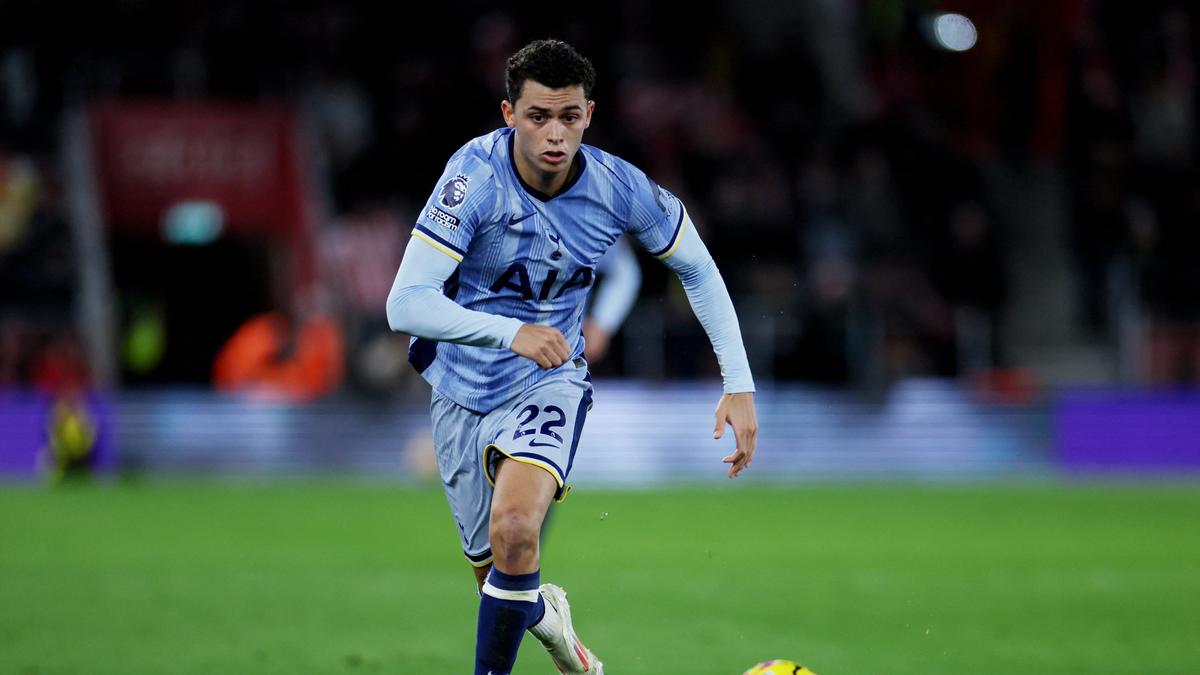 Premier League 2024-25: Spurs boss Postecoglou urges out-of-favour Johnson to keep working – The Headlines