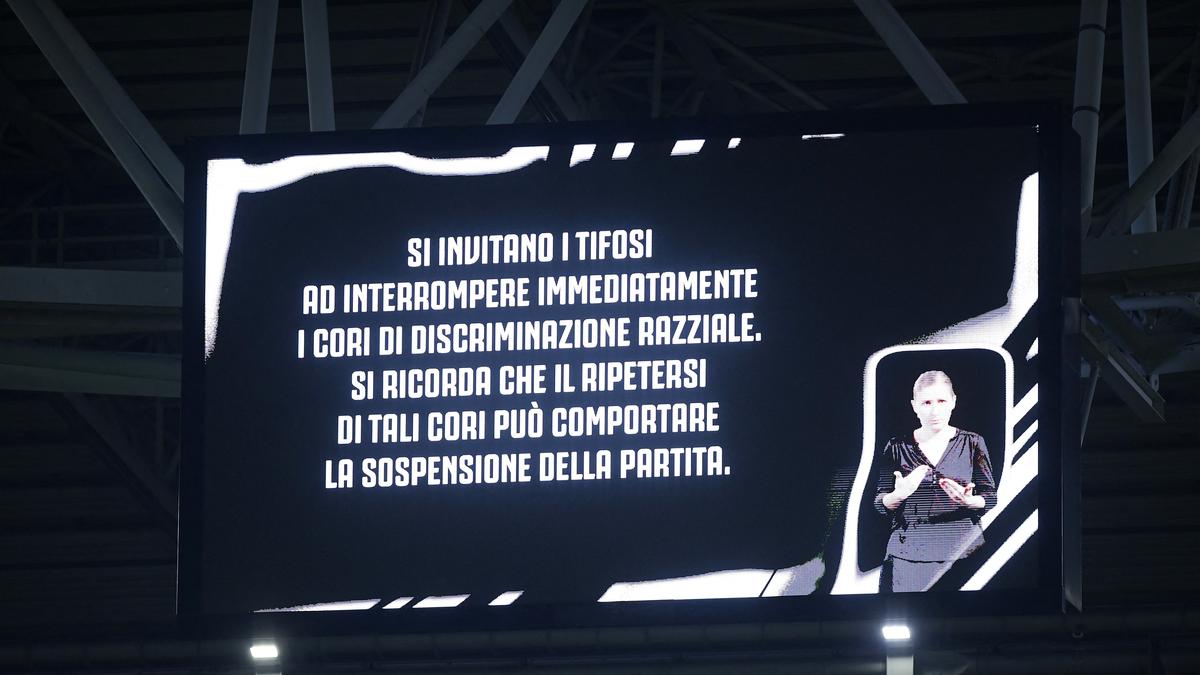 Serie A 2024-25: Juventus vs Fiorentina match briefly suspended after discriminatory chants aimed at Vlahovic – The Headlines