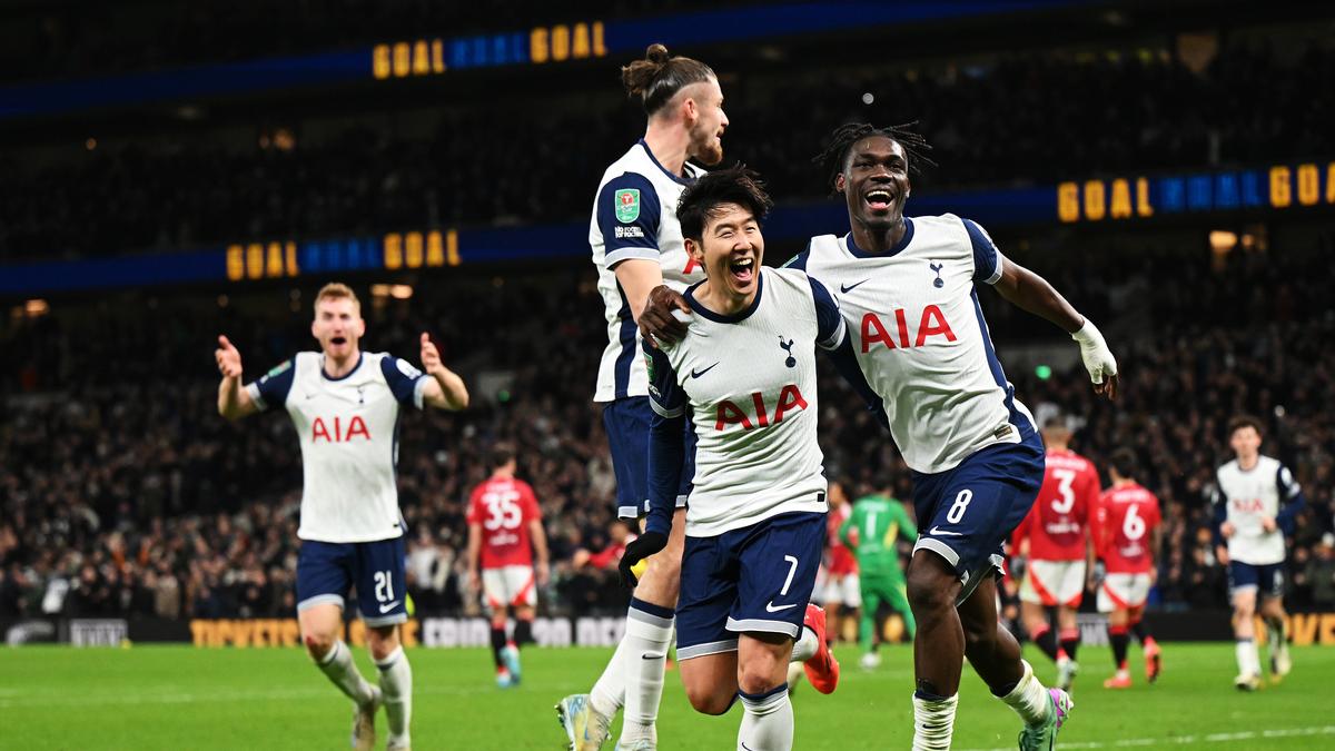 Tottenham survives scare to knockout Manchester United, enter League Cup semifinals – The Headlines