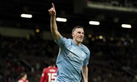 Nottingham Forest pips Man United 3-2 with Amorim left looking for answers to set-pieces – The Headlines