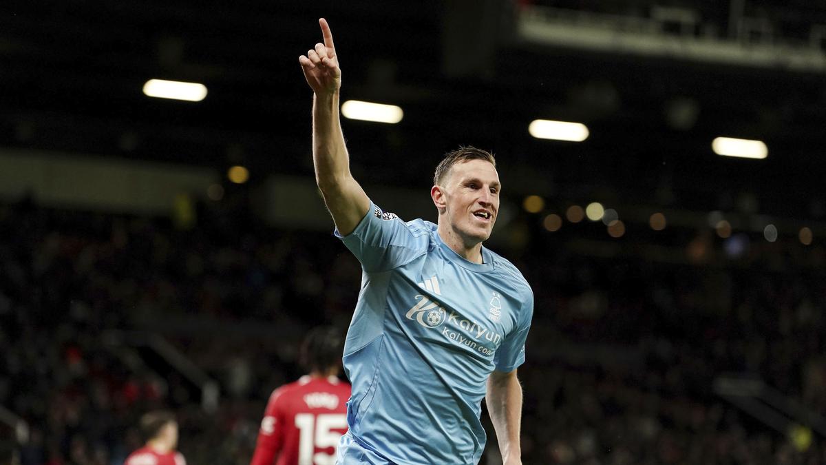 Nottingham Forest pips Man United 3-2 with Amorim left looking for answers to set-pieces – The Headlines