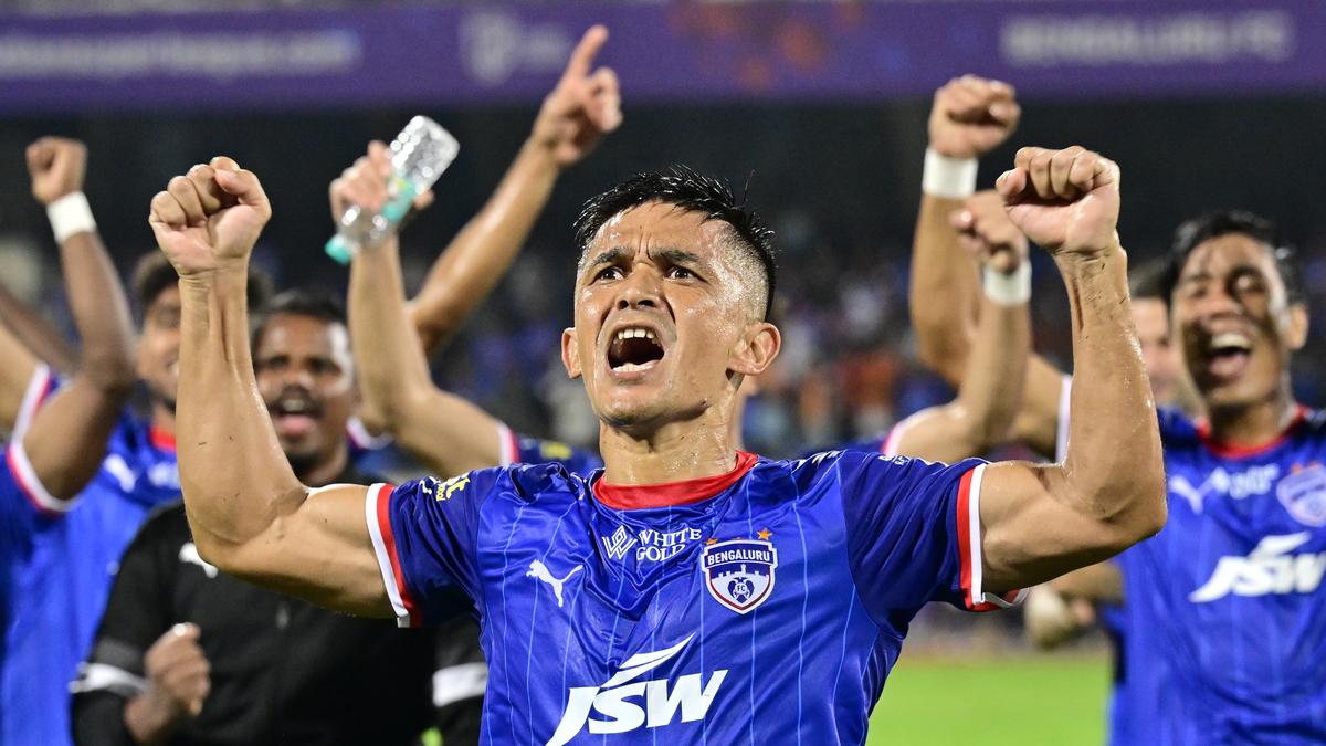 Chennaiyin FC vs Bengaluru FC LIVE score, ISL 2024/25: Lineups out; Coyle’s men hope to temper roaring Blues – The Headlines