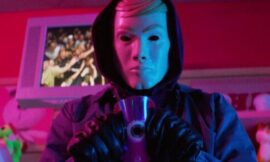 Time Travel Sci-Fi Slasher On Netflix Breaks All The Rules – The Headlines