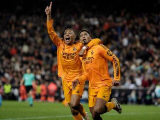 La Liga 2024-25: Bellingham scores late to help 10-man Real Madrid complete 2-1 comeback win over Valencia – The Headlines