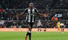 Premier League 2024-25 roundup: Isak fires Newcastle into top four, Moyes begins second Everton stint with loss – The Headlines