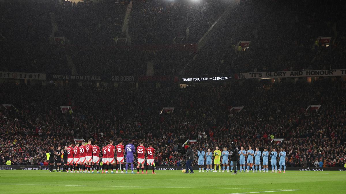 Ferguson, Beckham pay respects to Manchester United icon Kath Phipps – The Headlines