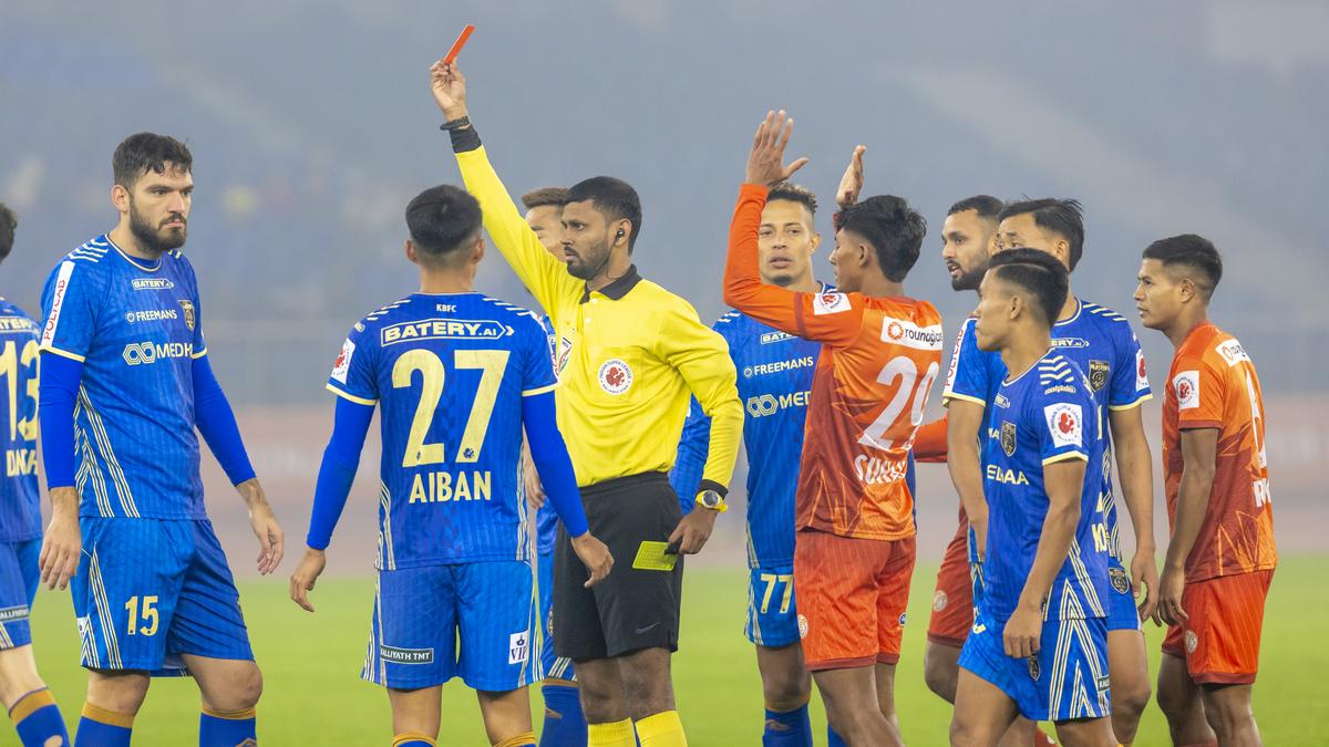ISL 2024-25: What happened the last time Kerala Blasters got two red cards in a match – The Headlines