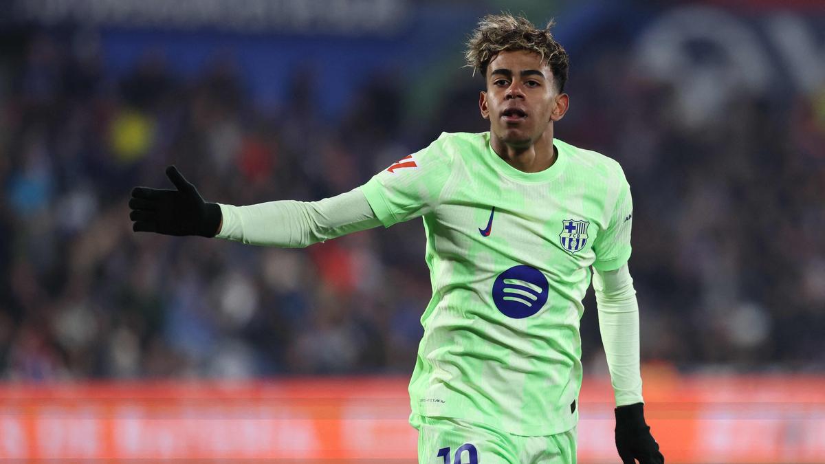 Benfica vs Barcelona LIVE Score, UEFA Champions League 2024-25: Lewandowski, Yamal start for Barca; lineups out – The Headlines