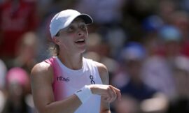 Australian Open 2025: Swiatek qualifies for second round after win against Siniakova – The Headlines