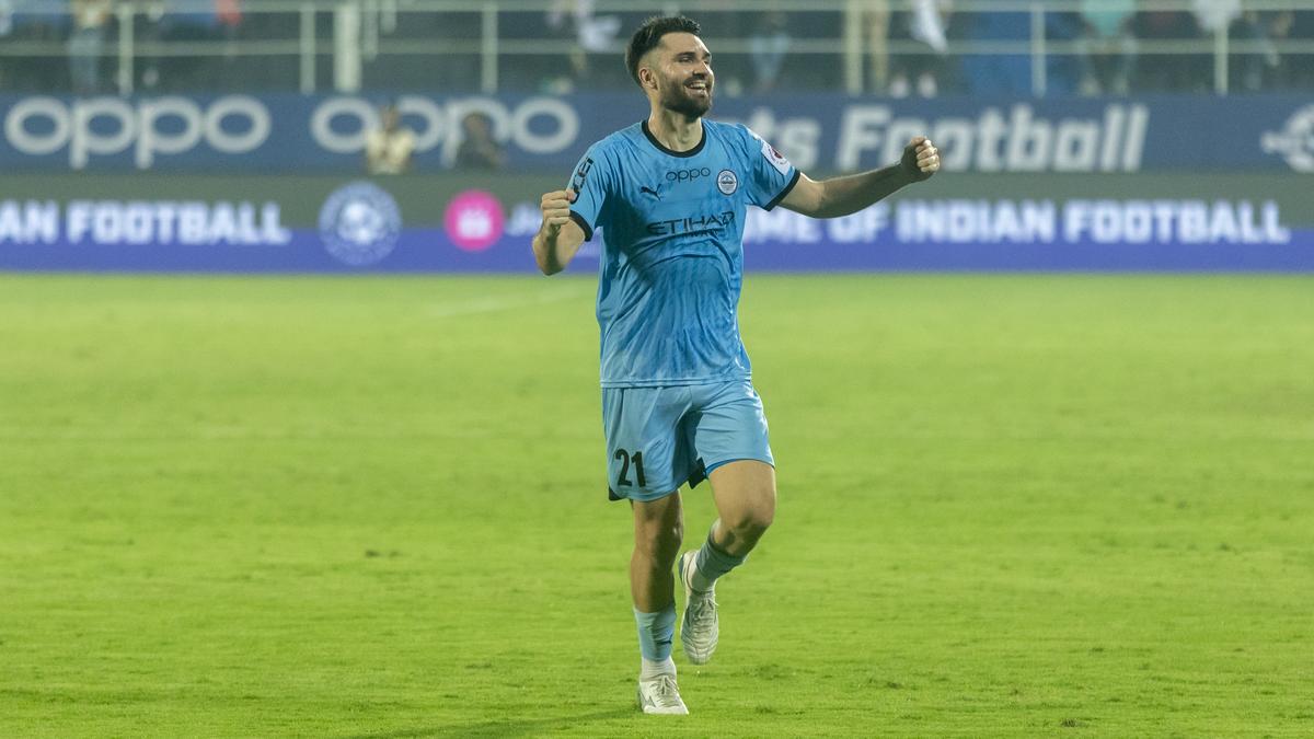 ISL 2024-25: Second-half burst helps Mumbai City drown Mohammedan Sporting – The Headlines
