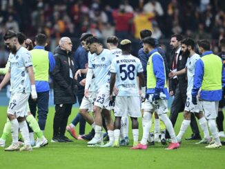 Turkish side Adana Demirspor walks off pitch during league match against Galatasaray – The Headlines