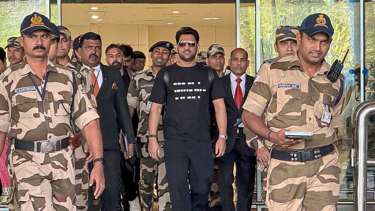 Dhoni’s shirt reads ‘One Last Time’ in Morse Code, triggers IPL retirement rumours – The Headlines