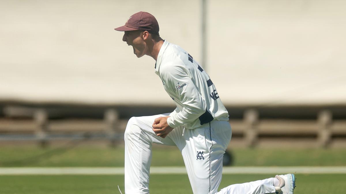 Watch: Campbell Kellaway’s unreal diving catch stuns Sheffield Shield – The Headlines
