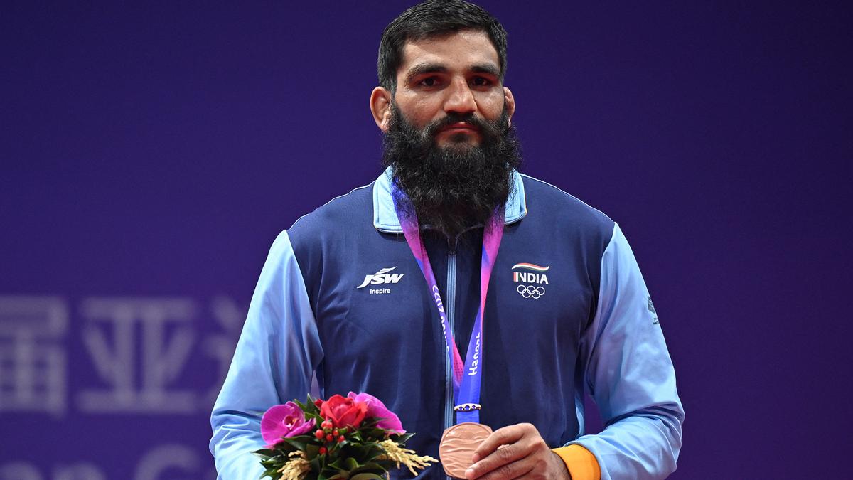 Sunil Kumar wins bronze medal at Asian Wrestling Championships 2025 – The Headlines