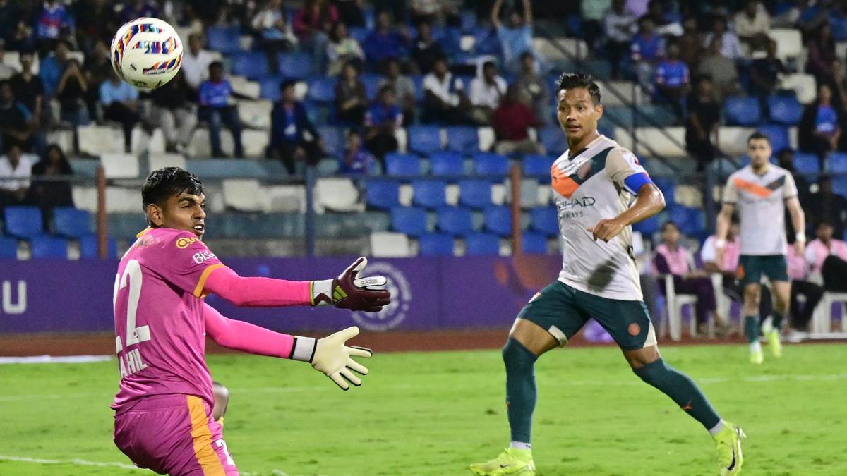 ISL 2024-25: Mumbai City secures playoffs spot after beating Bengaluru FC 2-0 – The Headlines