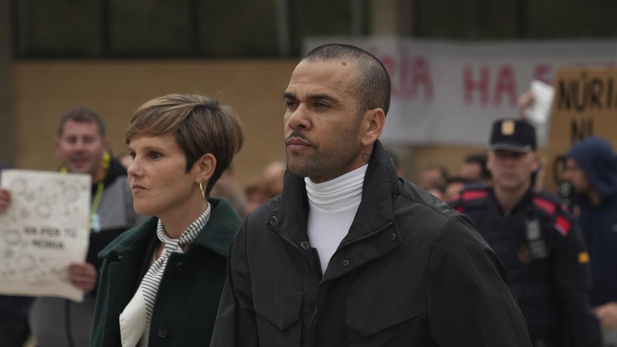 Spanish court overturns Dani Alves’ rape conviction on appeal – The Headlines