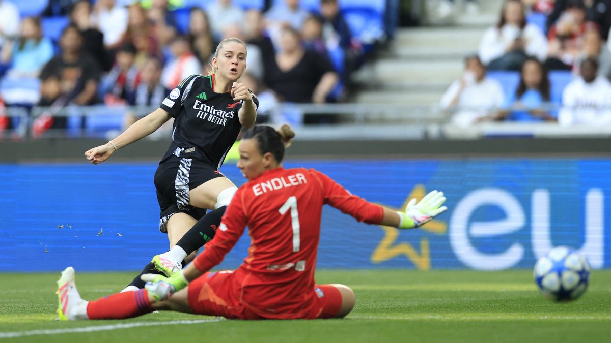 Women’s Champions League: Arsenal beats Lyon to set up final against Barcelona – The Headlines