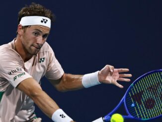 Barcelona Open 2025: Defending champion Casper Ruud cruises into last 16 – The Headlines