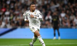 Real Madrid vs Barcelona Legends: ‘Kylian Mbappe is one of the most destructive players on the planet,’ says Michael Owen – The Headlines