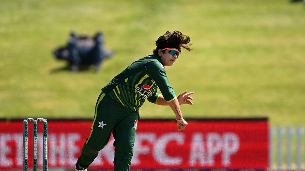 Pakistan women’s cricketer Nida Dar withdraws from national selection due to mental health issues – The Headlines