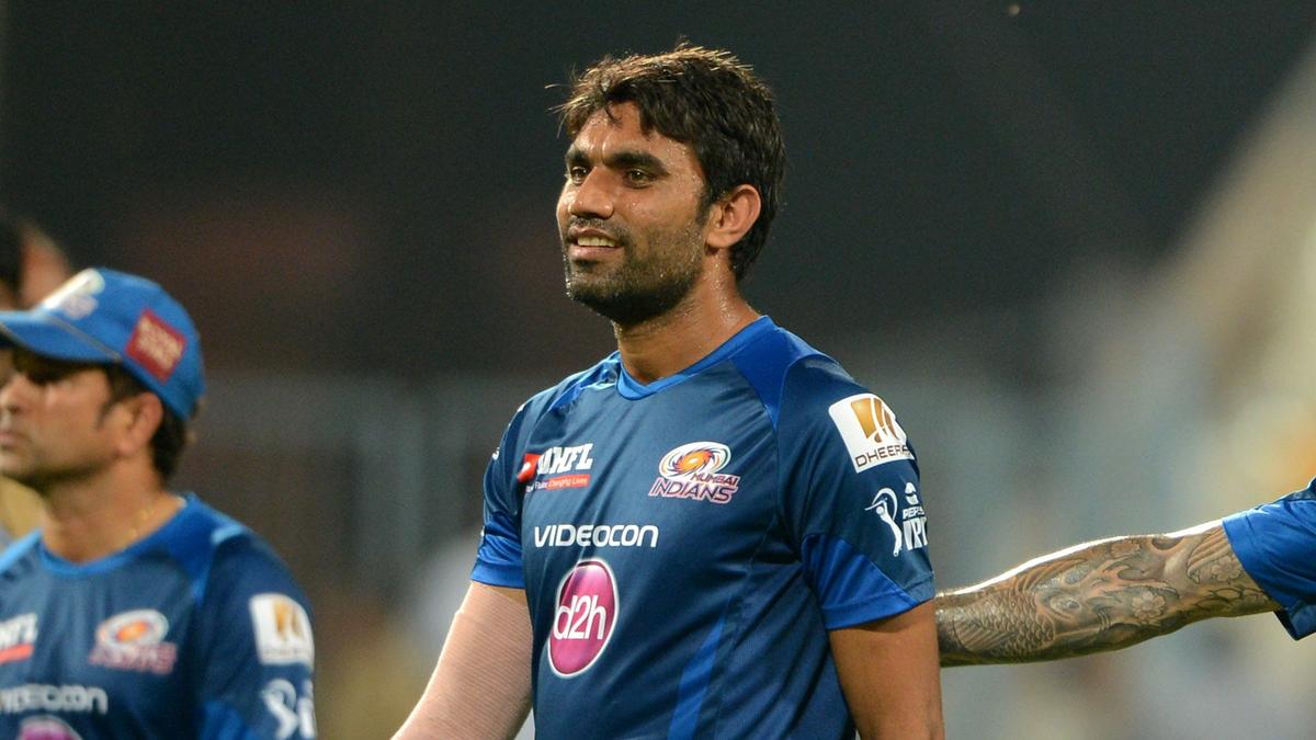 IPL 2025: Delhi Capitals bowling coach Munaf Patel fined 25 per cent of match fee for Code of Conduct breach – The Headlines IPL 2025: Delhi Capitals bowling coach Munaf Patel fined 25 per cent of match fee for Code of Conduct breach – The Headlines