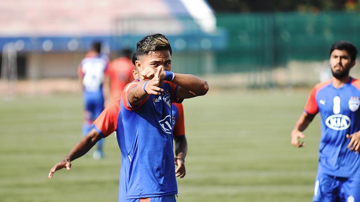 East Bengal signs Edmund Lalrindika and Bipin Singh before 2025-26 season – The Headlines