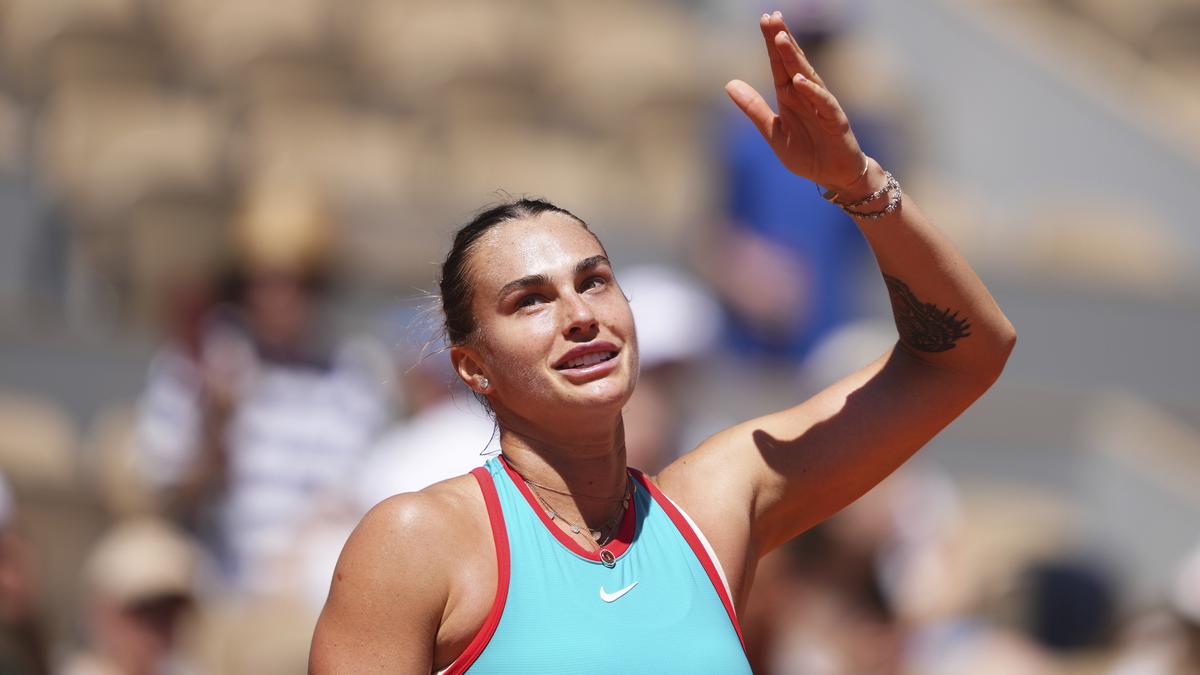 French Open 2025: Sabalenka thrashes Danilovic to enter last 16; Zheng also advances – The Headlines French Open 2025: Sabalenka thrashes Danilovic to enter last 16; Zheng also advances – The Headlines