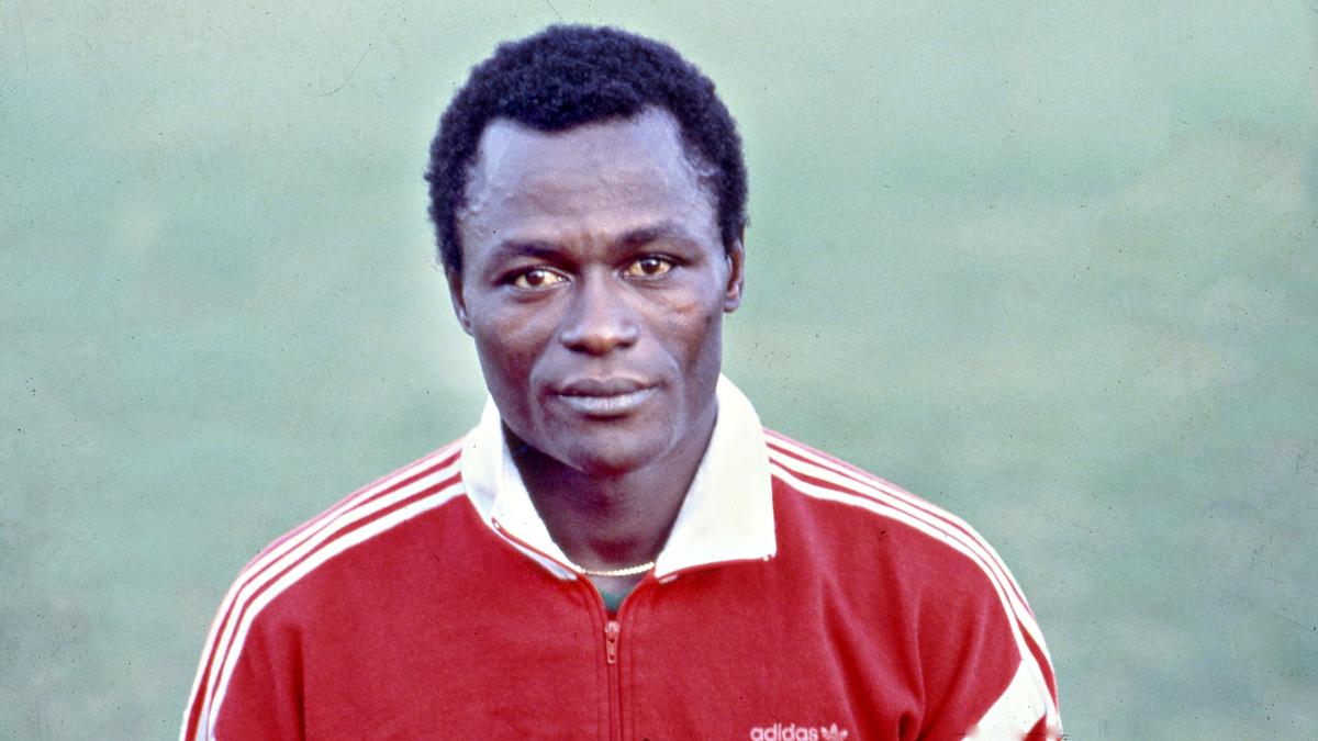 Emmanuel Kunde, linchpin of Cameroon’s 1990 World Cup team, dies aged 68 – The Headlines