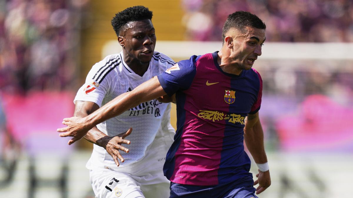 Why is the El Clásico scoreboard between Barcelona and Real Madrid showing a European Union flag? – The Headlines