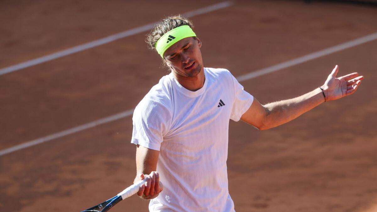 French Open 2025: Zverev’s flight to Paris struck by lightning – The Headlines