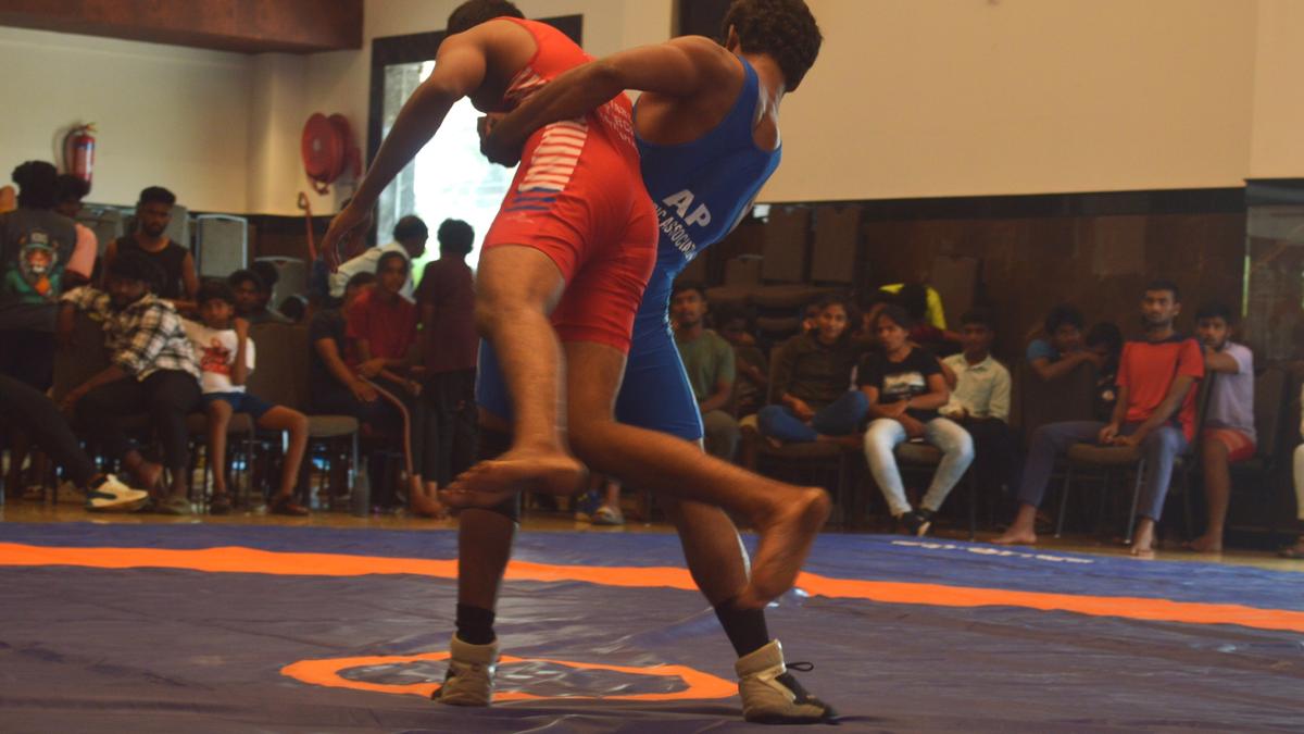 WFI suspends coach over sexual harassment complaint, overage wrestlers with fake birth certificates also temporarily suspended – The Headlines